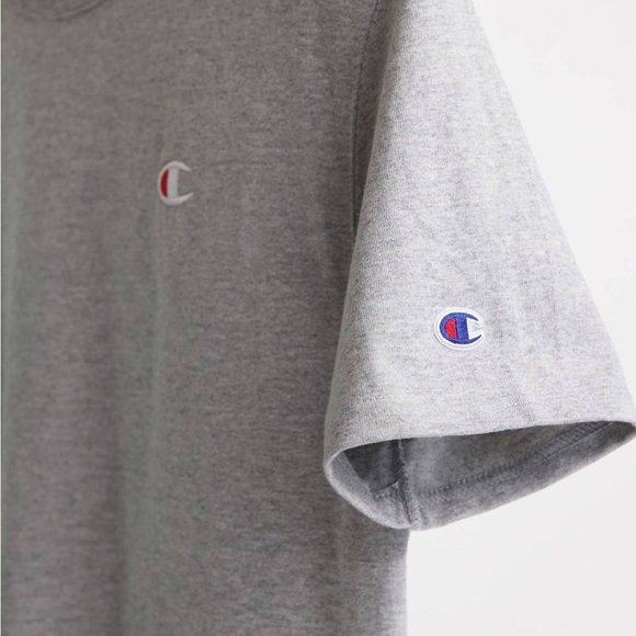 💥 NWT Champion small logo t-shirt in gray💥 - Picture 3 of 7